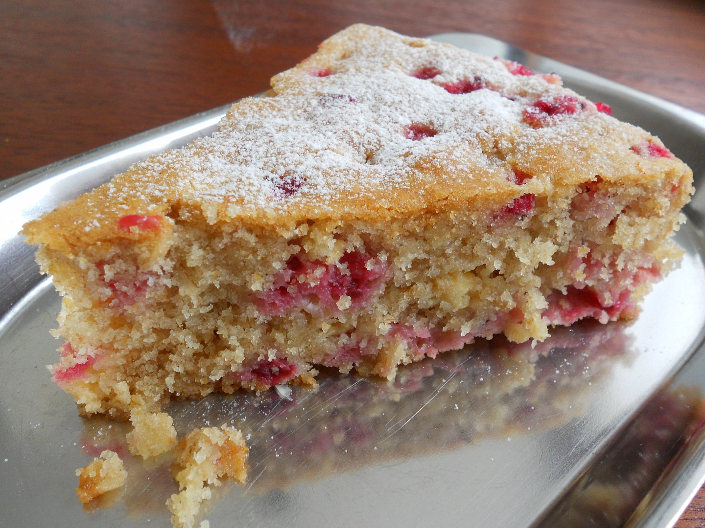 Bábovka s rybízem a bílou čokoládou_5ffa9102b8364.jpeg