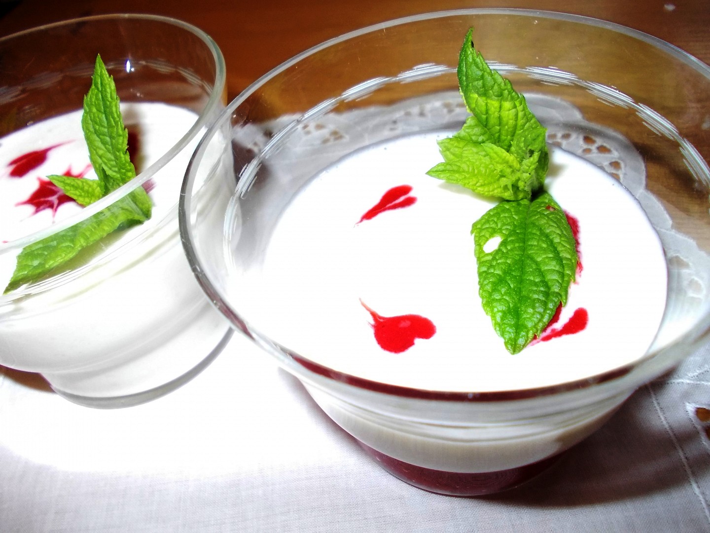 Banánový krém s jahodami