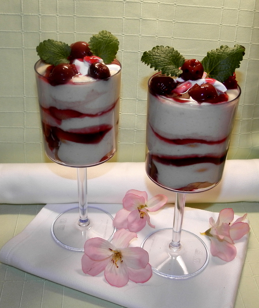 Banánový krém s višněmi