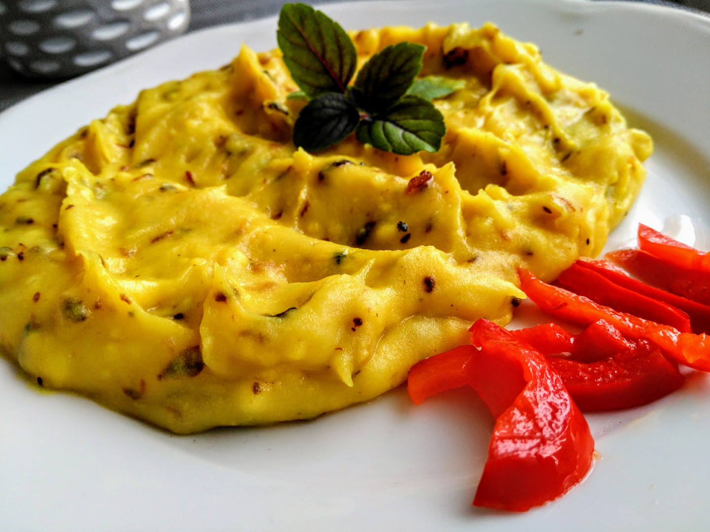 Batátová bramborová kaše se směsí na másle restované cibulky a slaniny_5ff70e6472b7e.jpeg