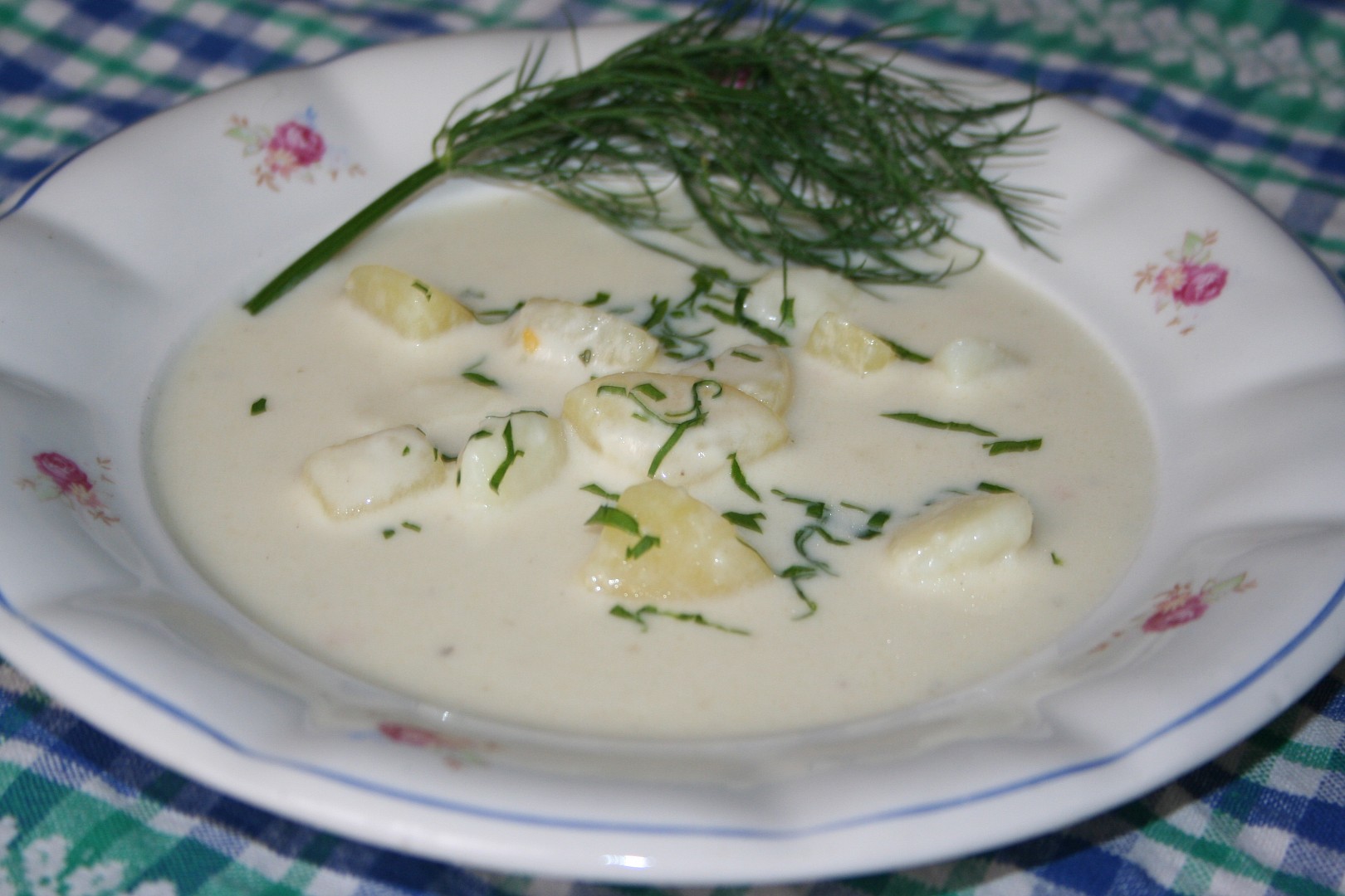 Bílá krémová česnečka