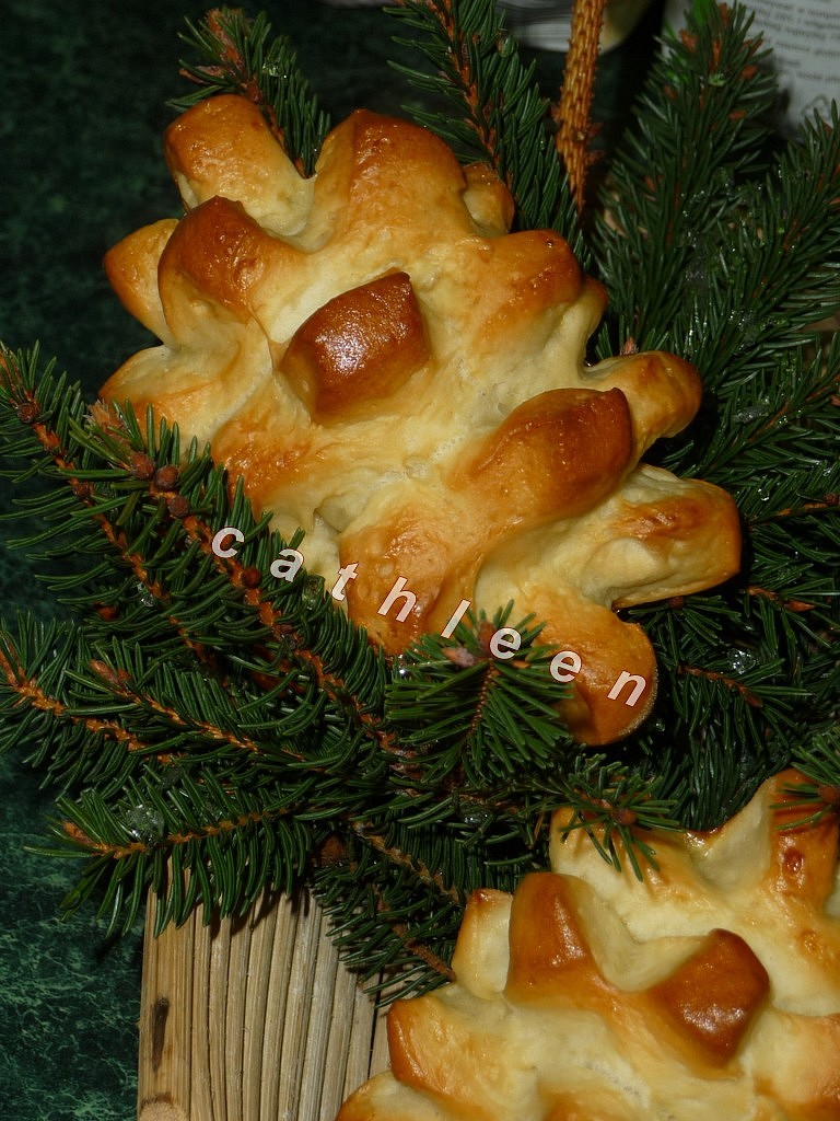 Borové šišky (slané bulky – postup)_5ffb5335b2632.jpeg