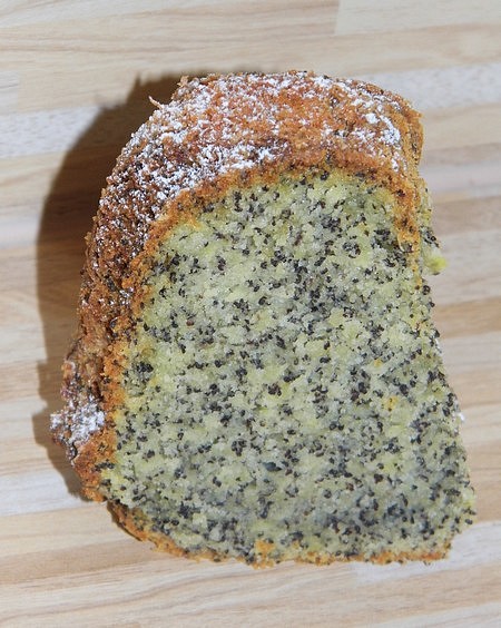 Bramborová bábovka s mákem