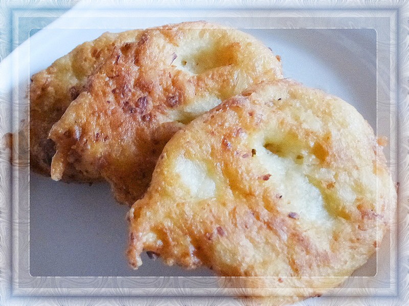 Bramborové langoše s cibulí