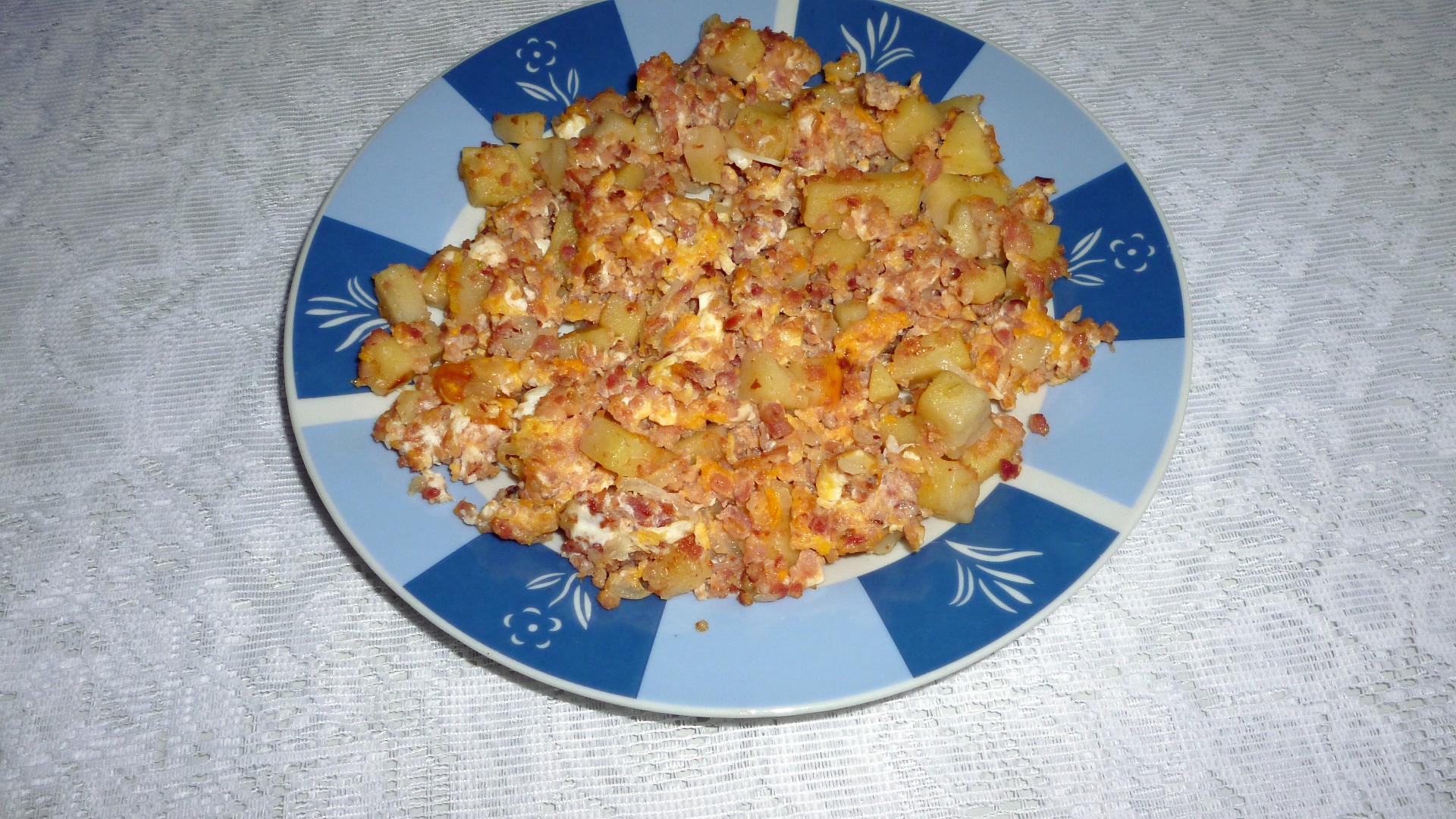 Bramborový knedlík s vejcem a uzeným_5ff981e724e4b.jpeg