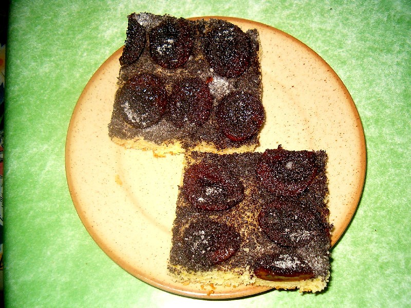 Bramborový koláč se švestkami a mákem_5ffc7e76a591b.jpeg