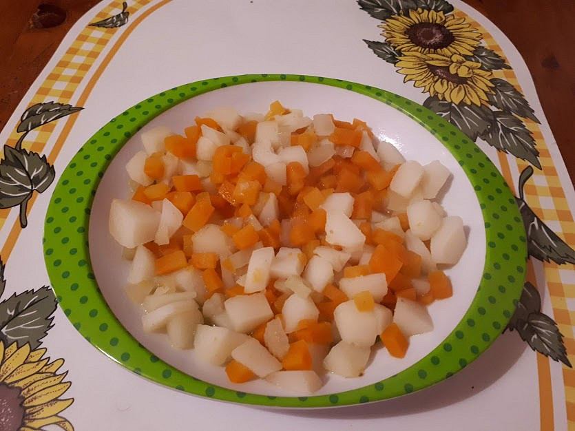 Brambory s mrkví a řapíkatým celerem – pro nejmenší_5ff6ea9813bf7.jpeg