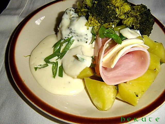 Brokolice se sýrovou omáčkou