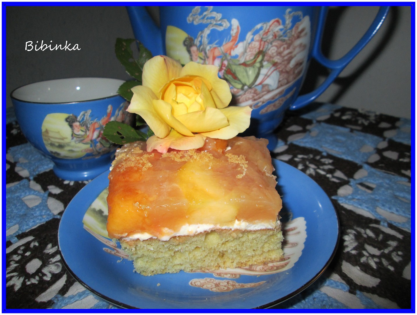 Broskvový moučník s polevou z broskvových povidel_5ff9117e07b39.jpeg