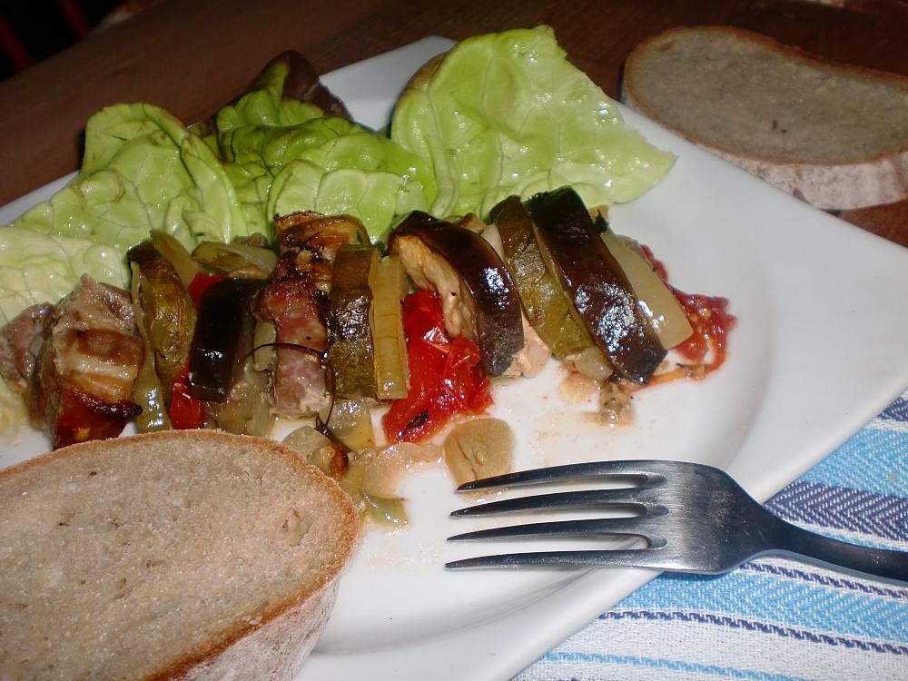 Bůček pečený se zeleninou