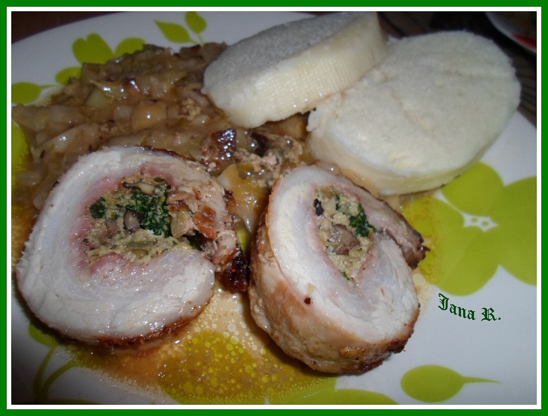 Bůček plněný špenátovo-houbovou vaječinou_5ff99dd427912.jpeg