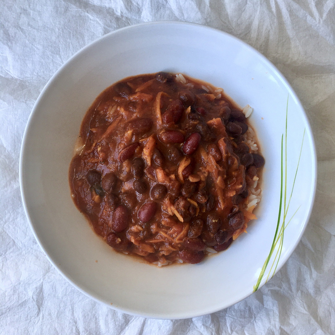 Chilli z červených a černých fazolí – vegan_5ff66c60c82cf.jpeg