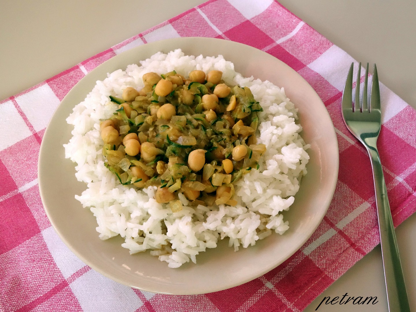 Cizrna s cuketou na paprice_5ff7e99b50503.jpeg