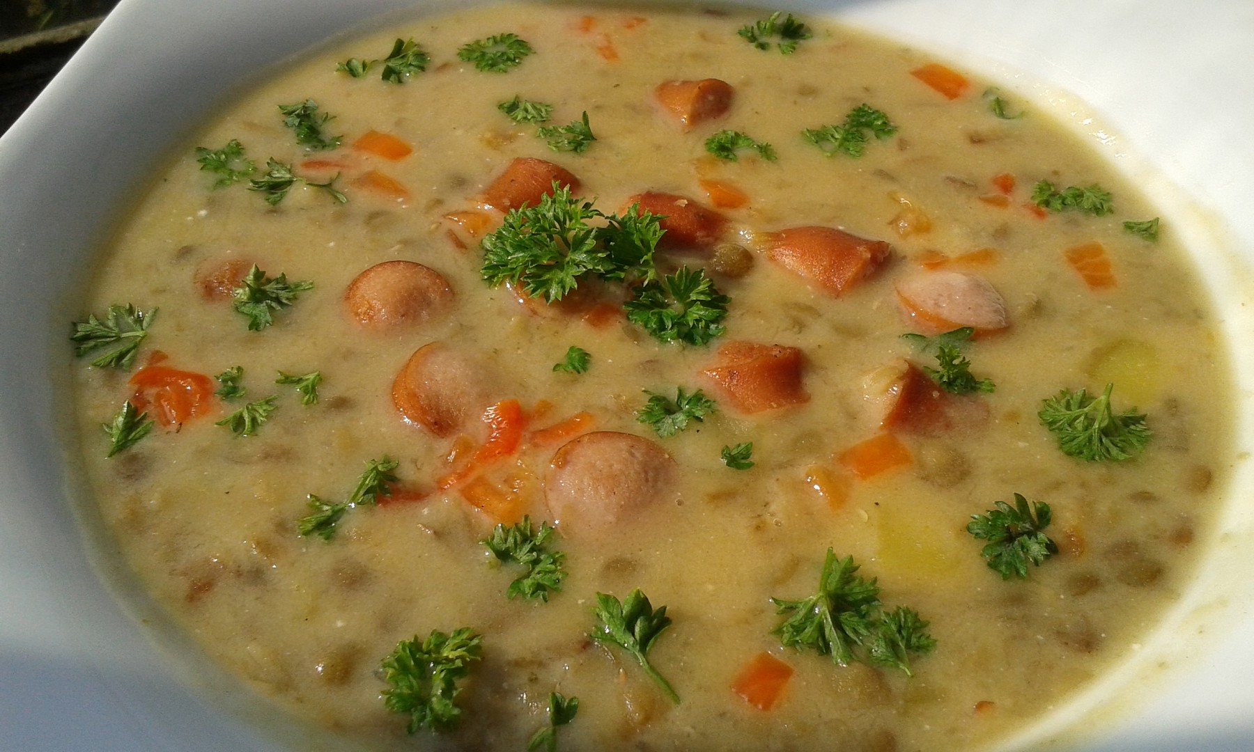 Čočková polévka se zakysanou smetanou