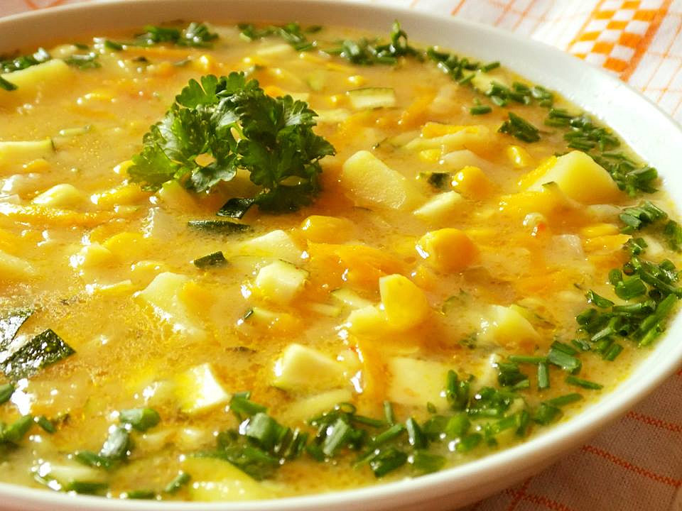 Cuketová polévka s kukuřicí