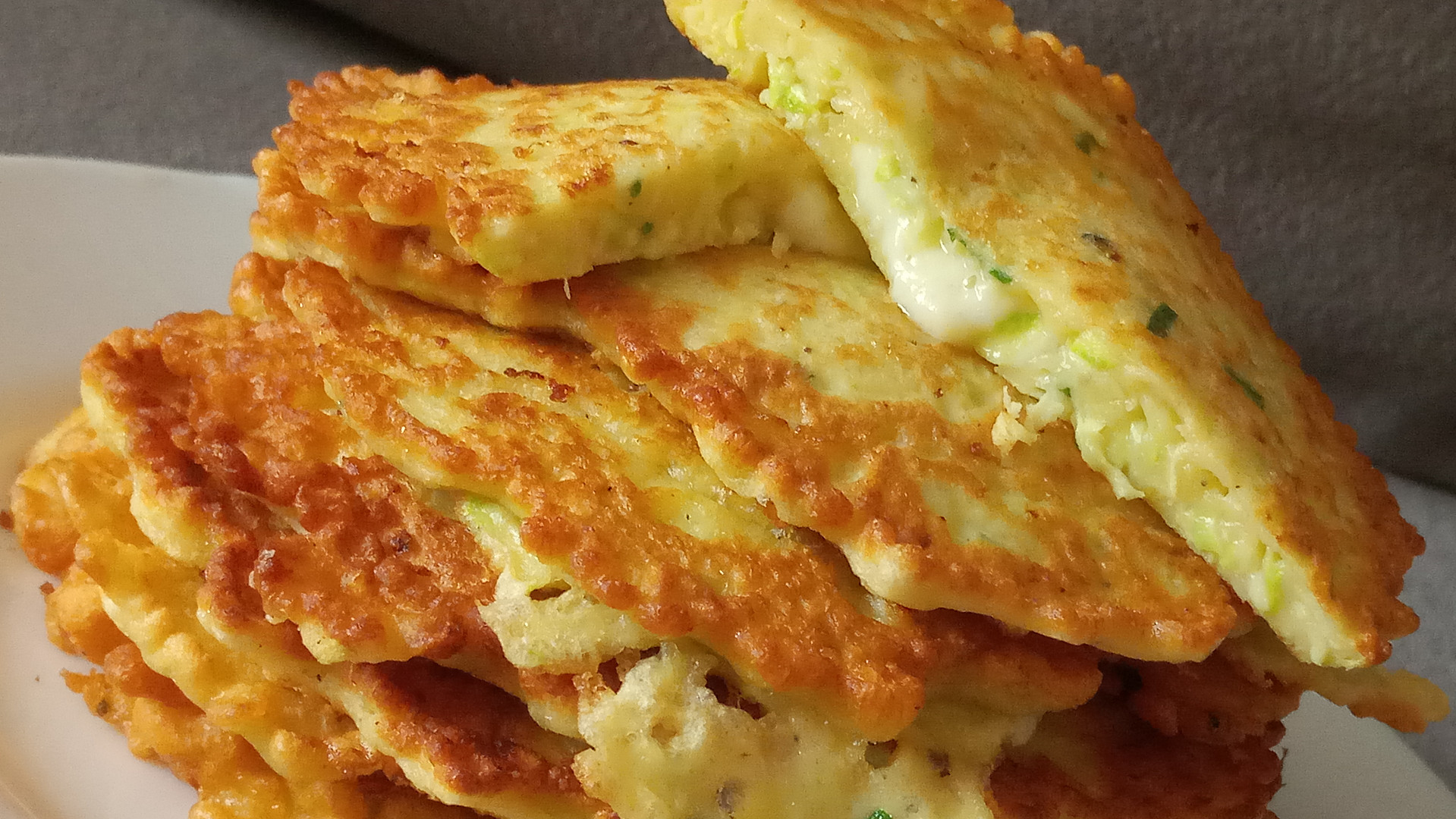 Cuketové placky s brynzou