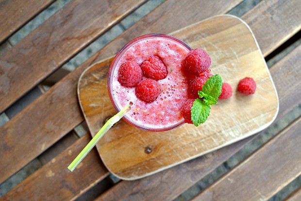 Domácí malinová limonáda