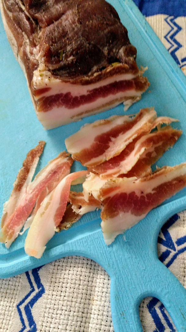 Domácí slanina bez uzení podle slovenského redaktora Milana Gigela