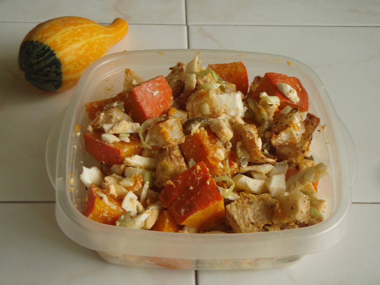 Dýňový salát s pečeným celerem_5ff9b9c572461.jpeg