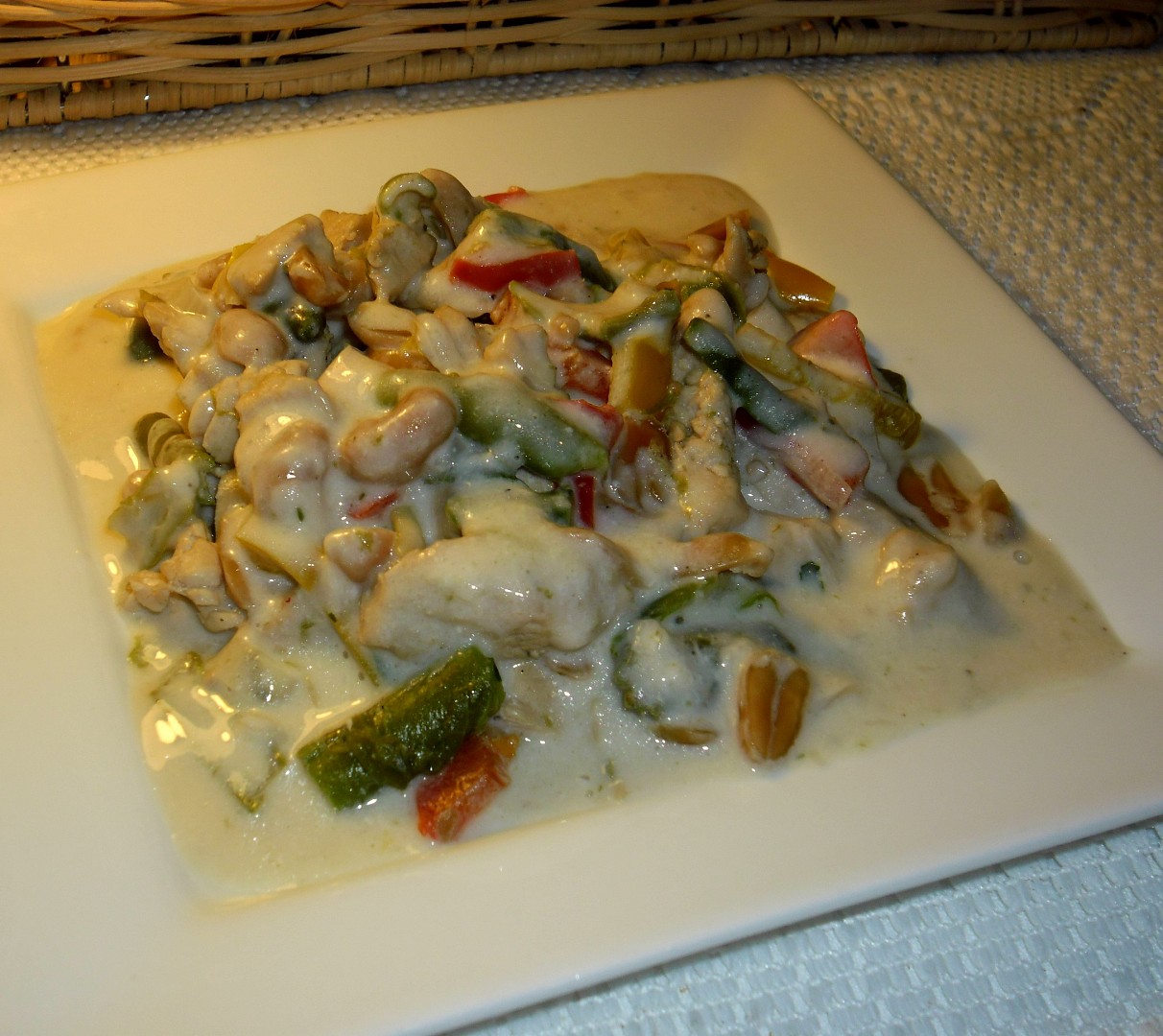 Exotické krůtí nudličky s ořechy_5ff9792f4a135.jpeg