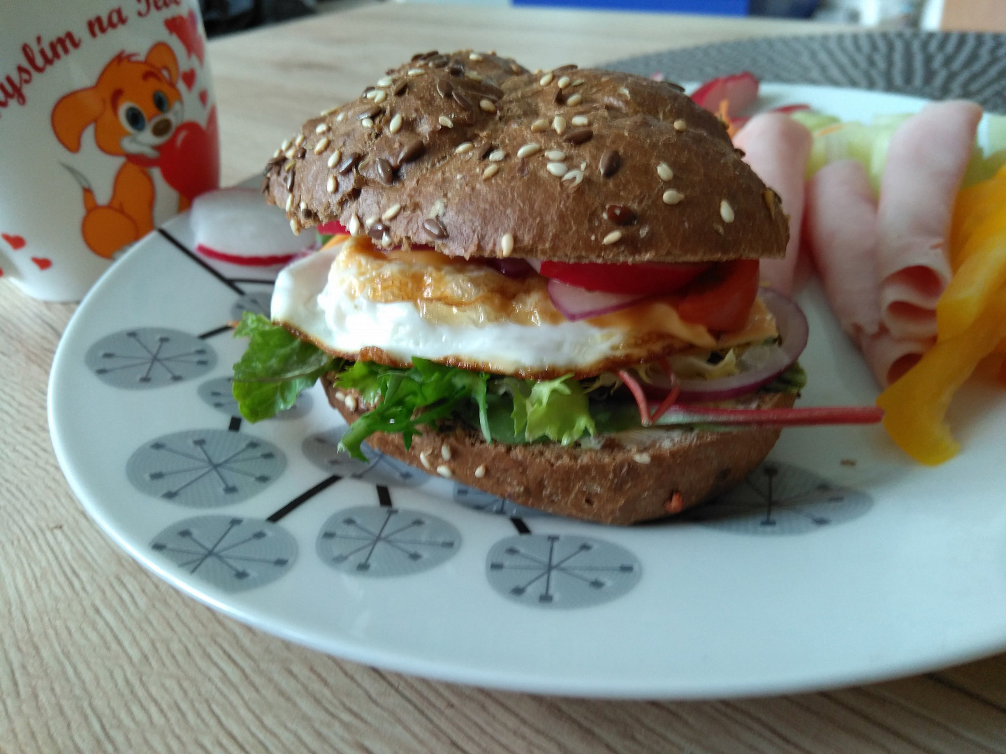 Fresh snídaňový hamburger_5ff6b73007d91.jpeg