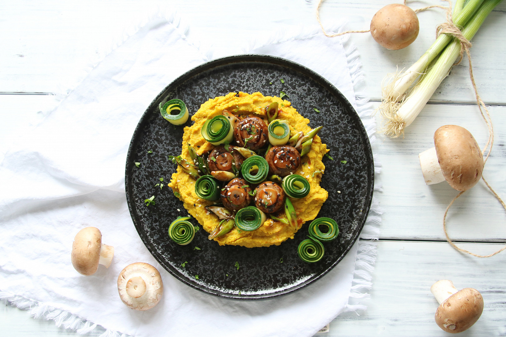 Glazované žampiony s čočkovým pyré