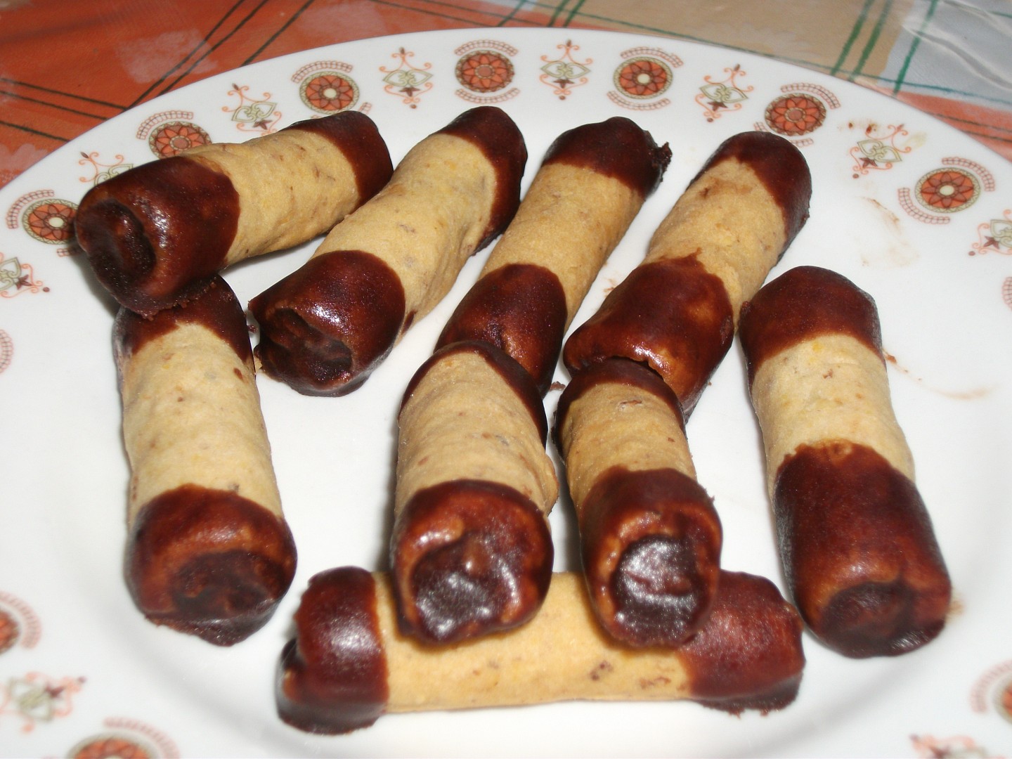 Hnědé trubičky_5ffb8609f3304.jpeg