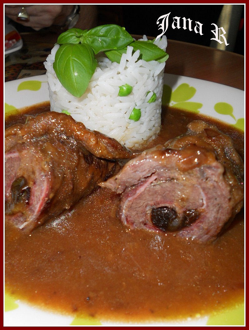 Hovězí roládky se sušenými švestkami_5ffae1c6e7b5d.jpeg