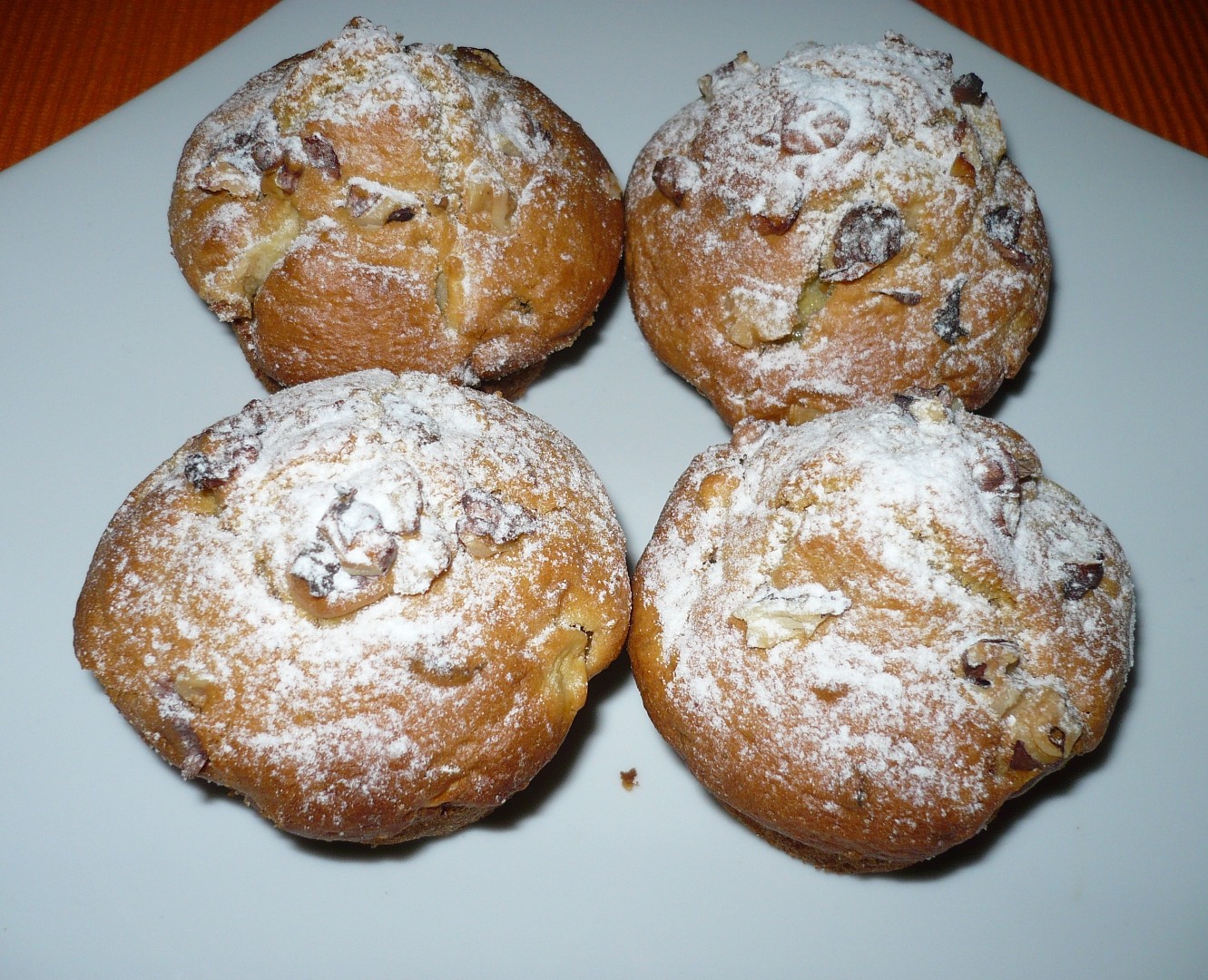 Jablečné muffiny s ořechy_5ffe0a21efaa7.jpeg