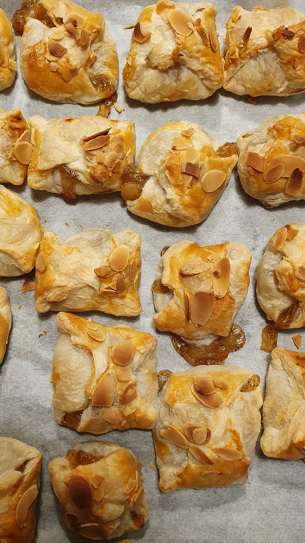 Jablečné taštičky z listového těsta