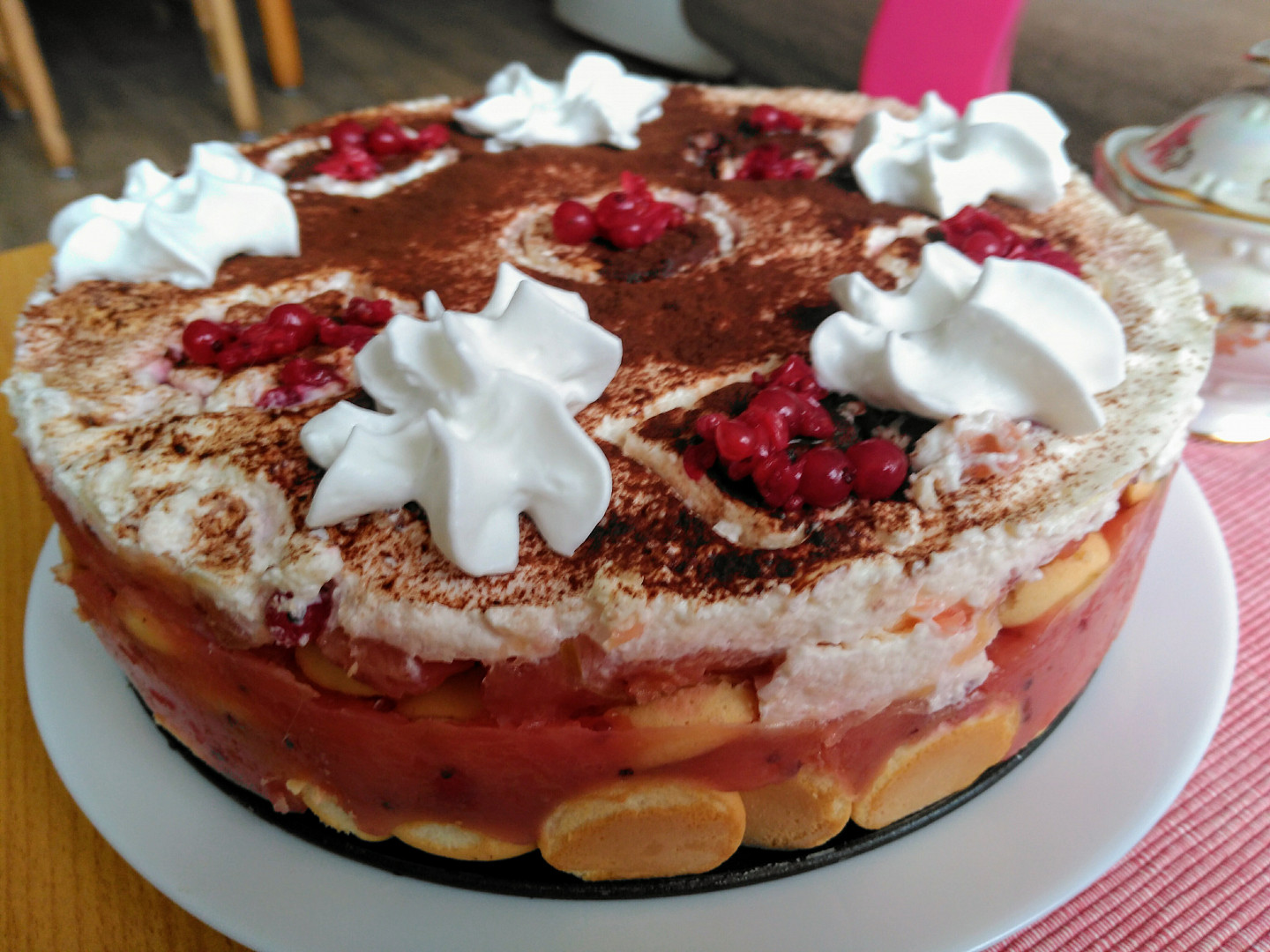 Jablečný dort s rybízem zastudena_5ff72f746c2f5.jpeg