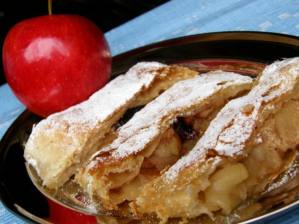 Jablkový závin z listového těsta