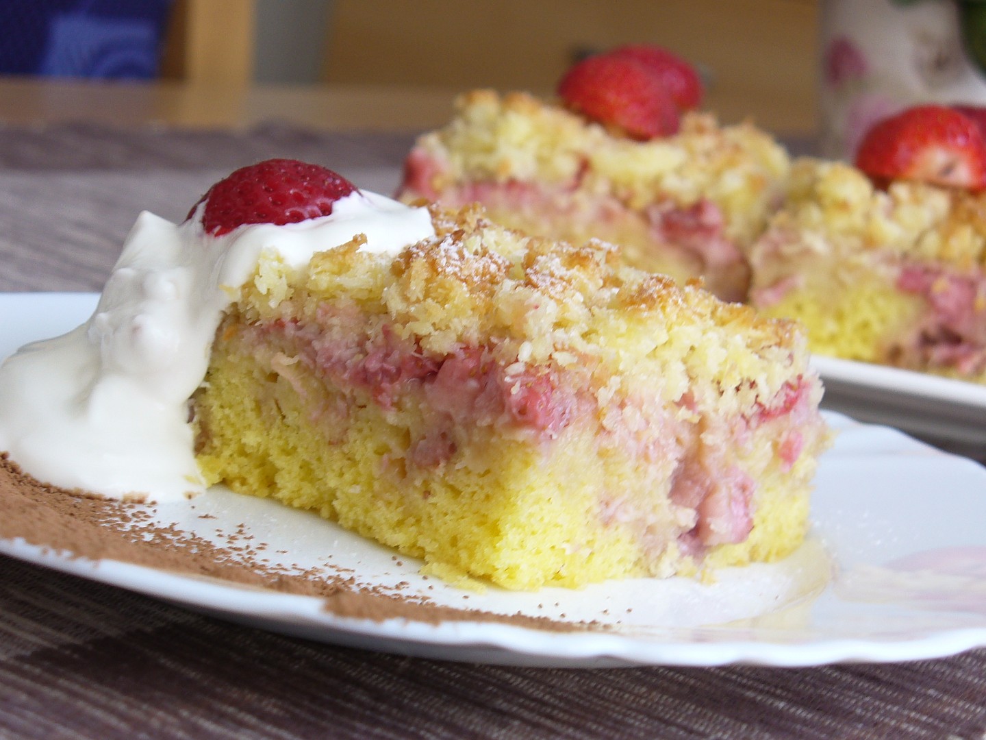 Jahodovo – kokosový koláč