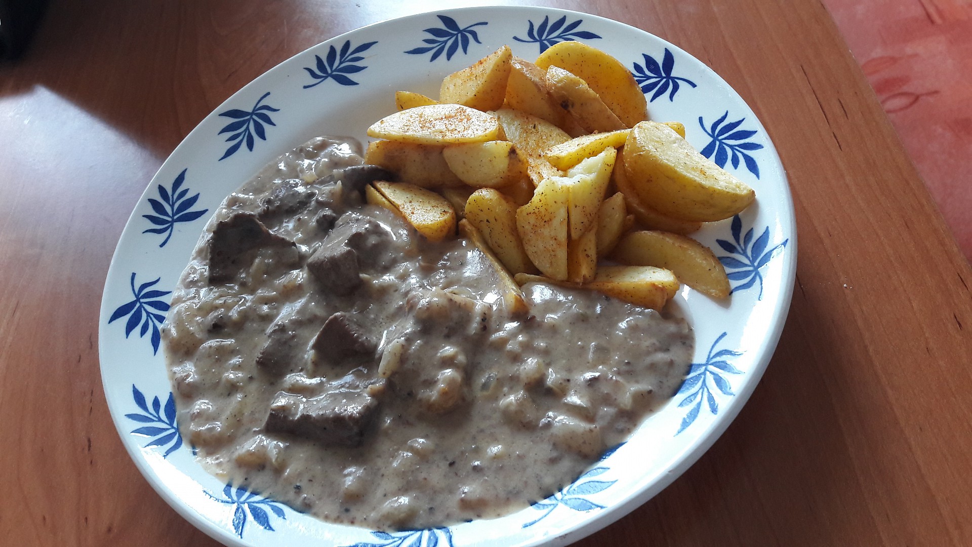 Játra na slanině se smetanovou omáčkou_5ff73477e677c.jpeg