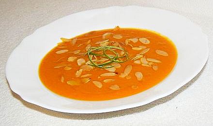 „Jednoduchá, rychlá a chutná“: Karotková polévka s kokosovým mlékem