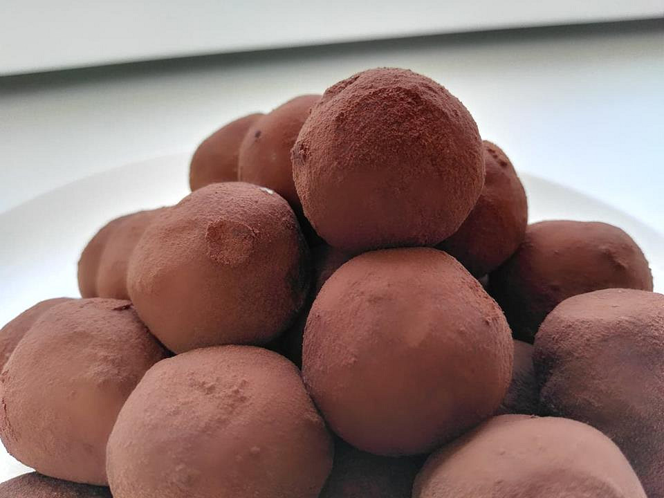 Jednoduché nepečené Tiramisu kuličky/Tiramisu Truffles_5ff6e7d18b756.jpeg