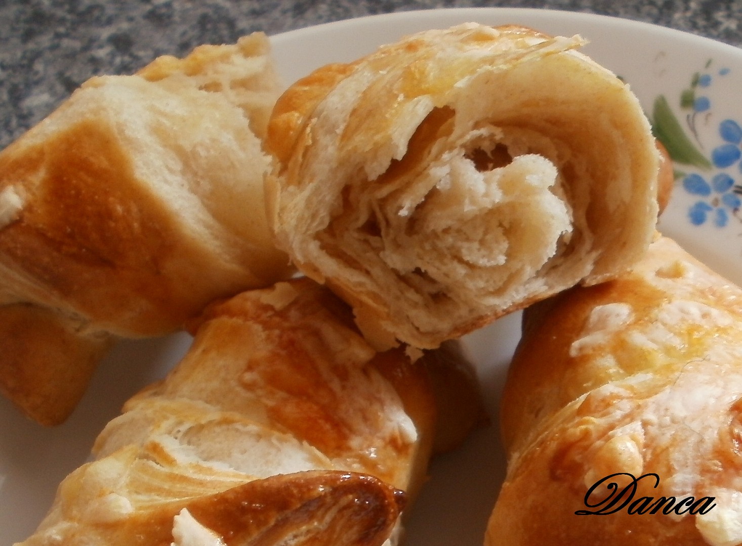 Jednoduché plundrové těsto se špaldovou moukou_5ff93c3f6faa1.jpeg