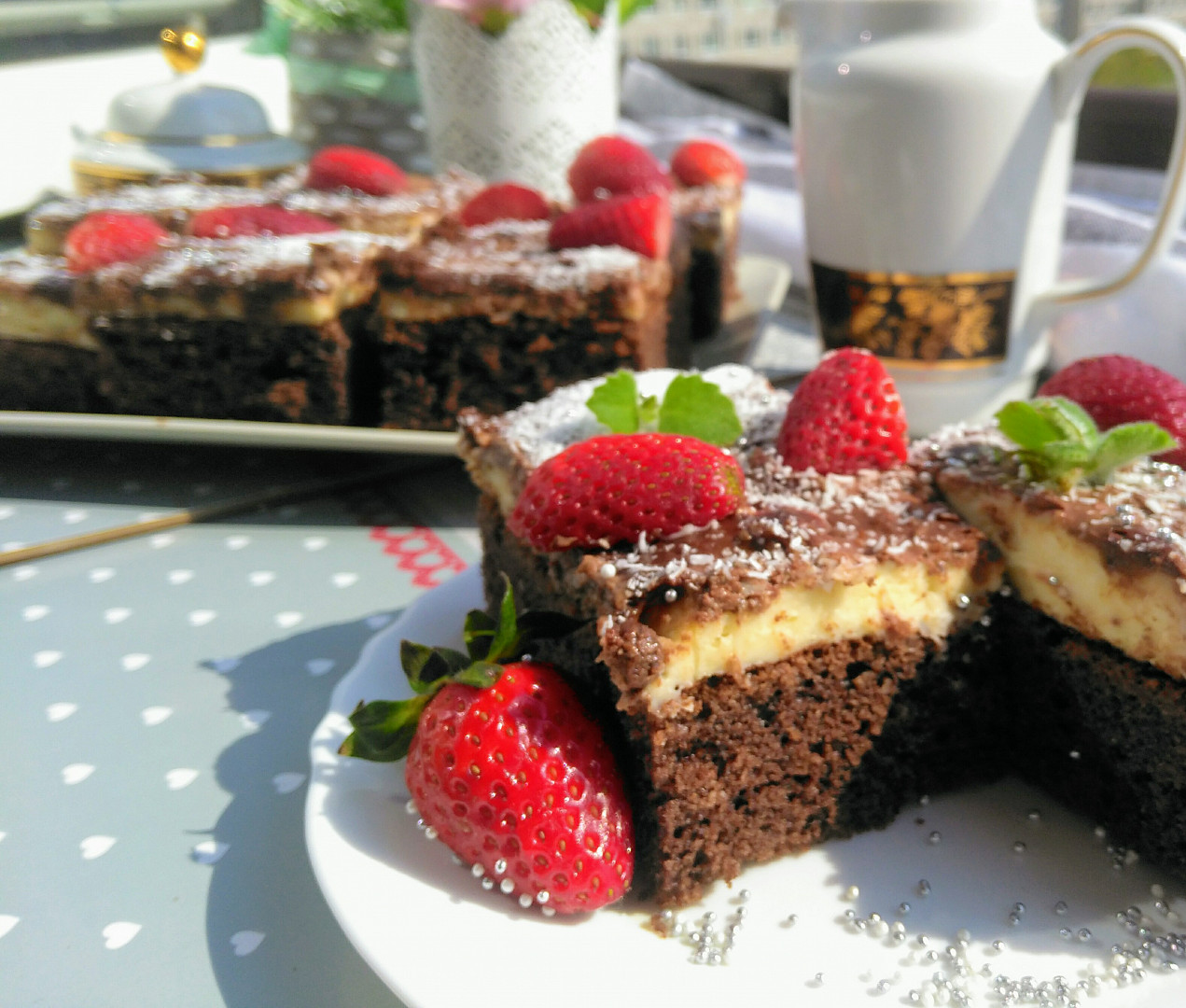 Kakaovo-medové řezy s vanilkovým krémem a likérem