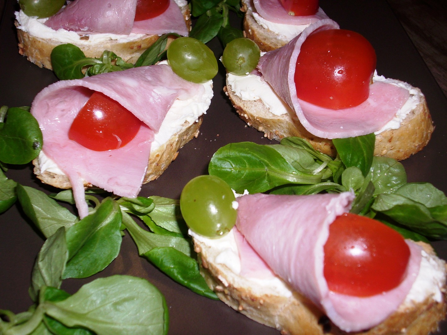 Kanapky s pomazánkovým máslem_5ffc432c8ba61.jpeg