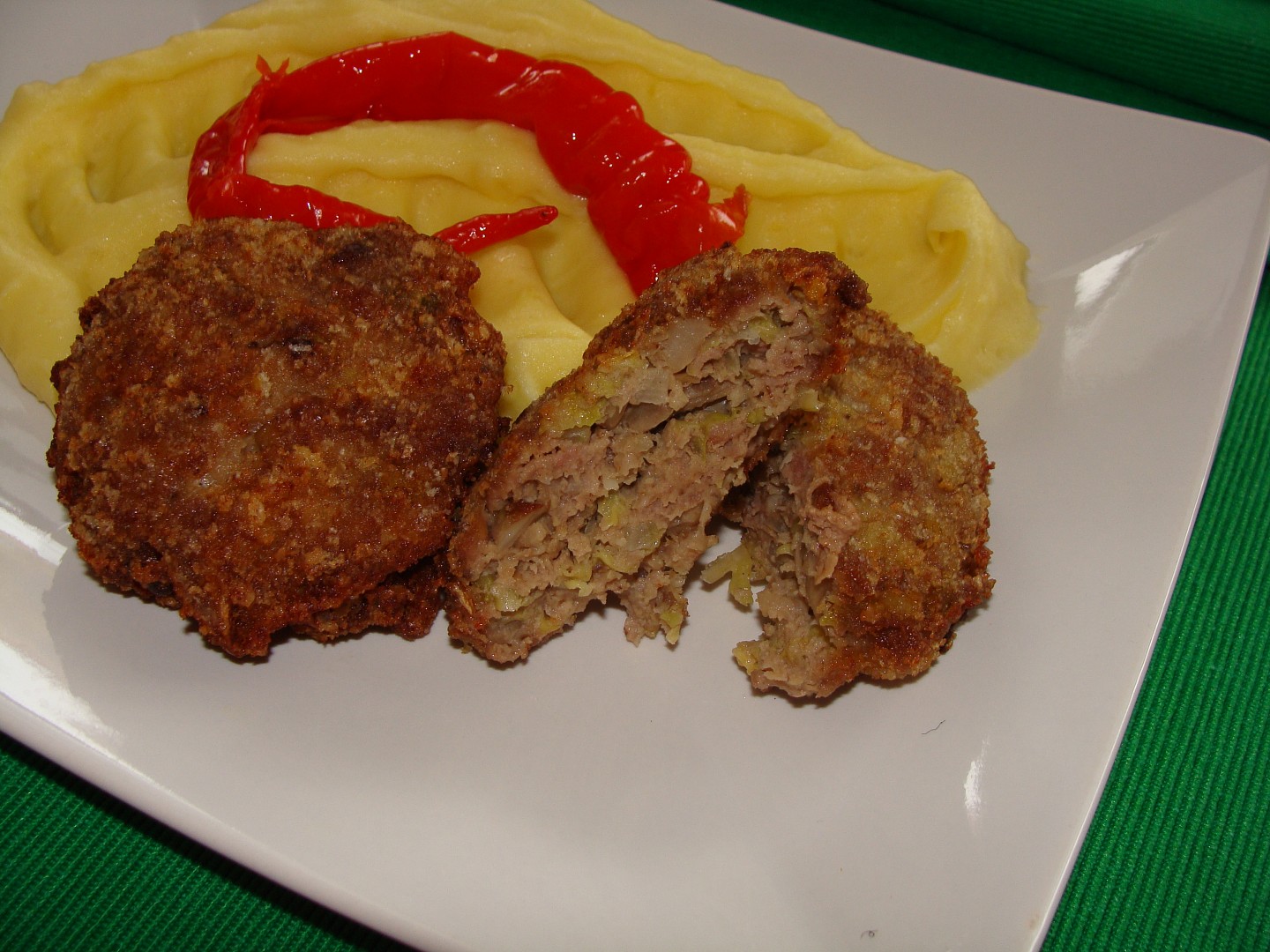 Karbanátky s kapustou a hlívou ústřičnou