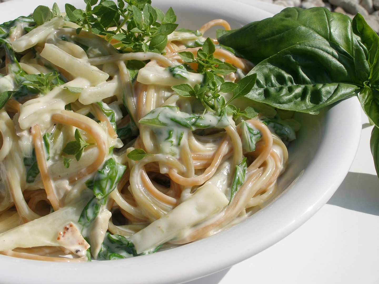 Kedlubnovo-mangoldová omáčka na těstoviny