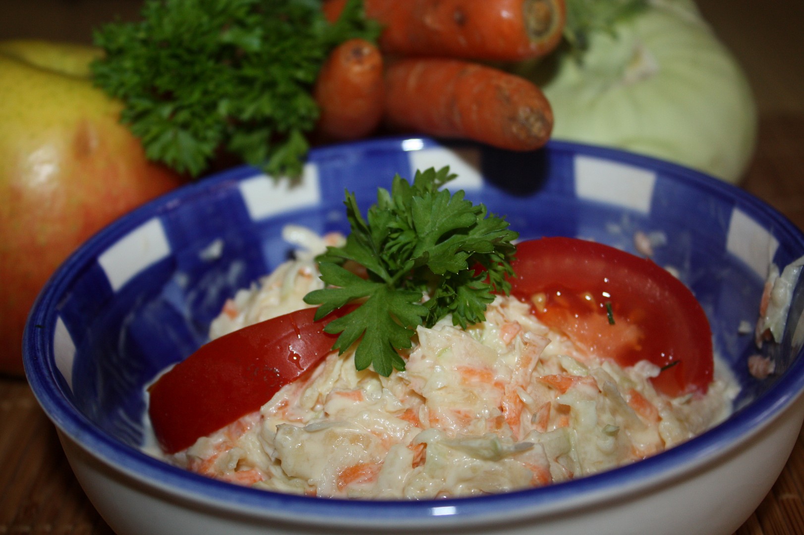 Kedlubnový salát s jablky a mrkví_5ffce8fe092fb.jpeg