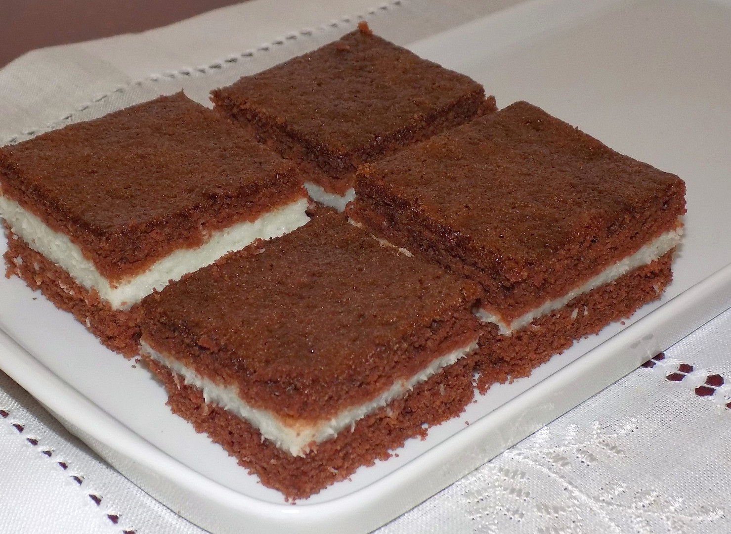 Kokosové kostky s krupičkou_5ff6889094b13.jpeg