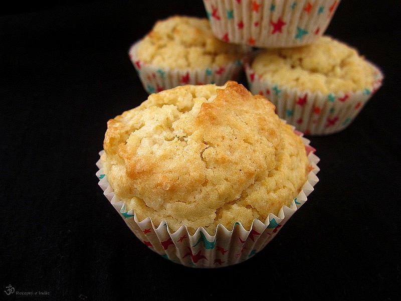 Kokosové muffiny s rozinkami