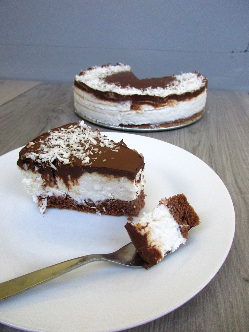 Kokosový Bounty dort