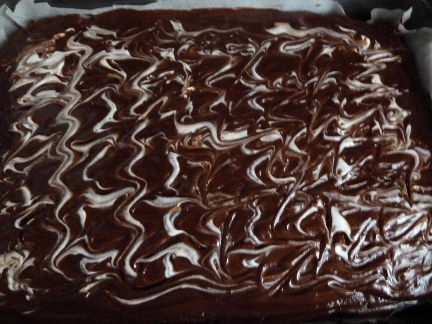 Koláč se strouhanými jablky a čokoládovou polevou_5ff847922b55e.jpeg