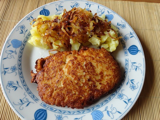 Kotleta v zimním sýrovém kabátku_5ff93e9eb2b39.jpeg