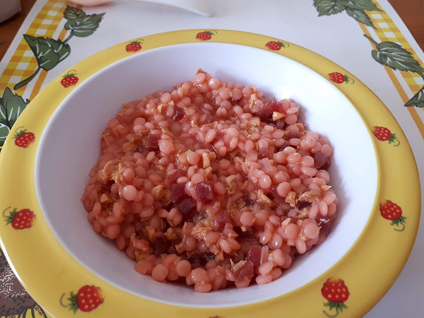 Králičí tarhoňoto s červenou řepou – pro nejmenší_5ff6ef67986e6.jpeg