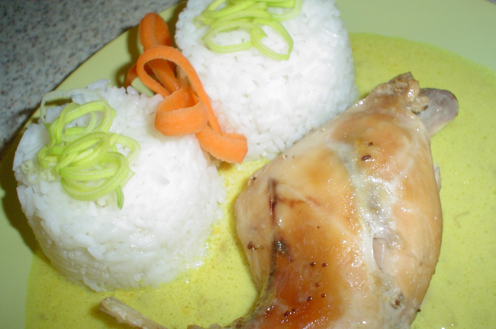 Králík s kari omáčkou