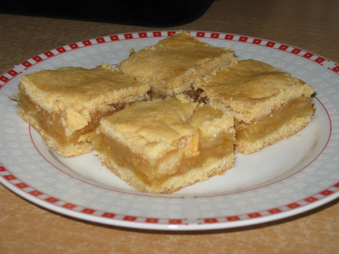 Křehký jablkový řez_5ffb78f12f5db.jpeg